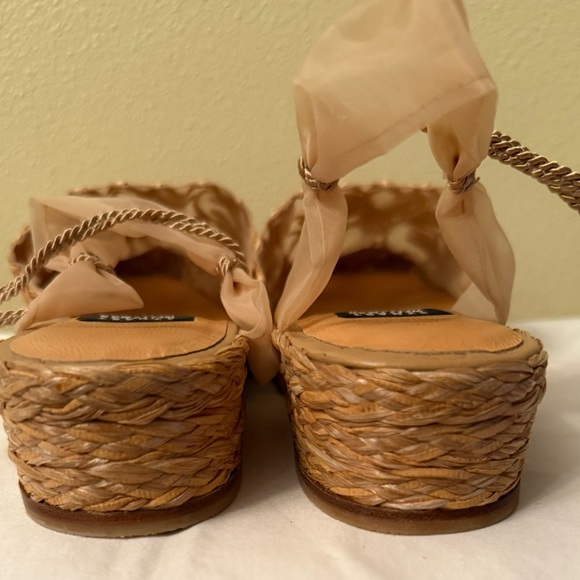 Stuart Weitzman Tan Floral Rufia, Organza Mesh Espadrilles, NWOB, Size 7-1/2 - Picture 7 of 11